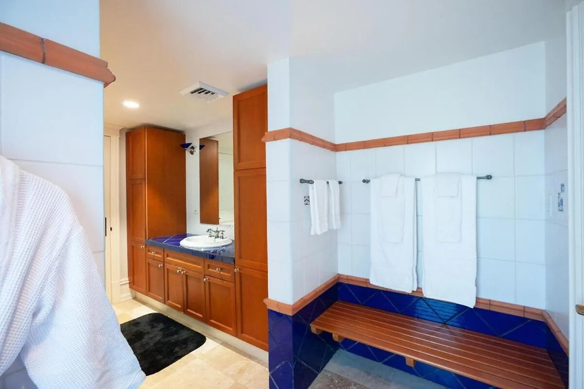 Pease Bay House Villa Breakers 0*,  Cayman Islands