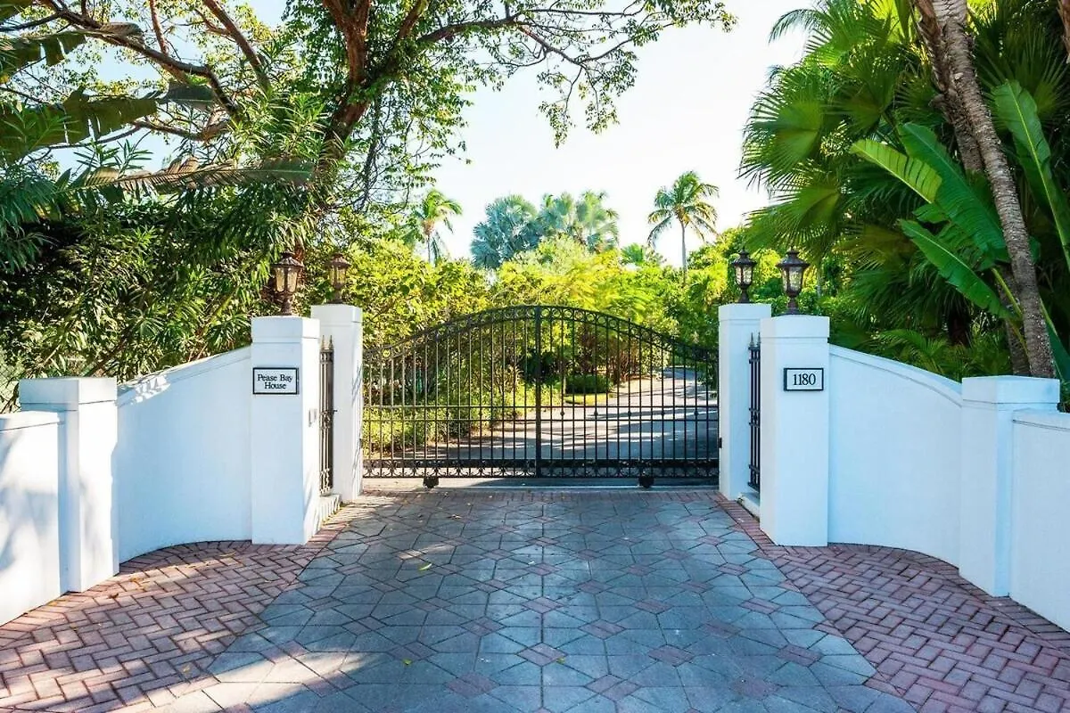 Pease Bay House Villa Breakers 0*,  Cayman Islands